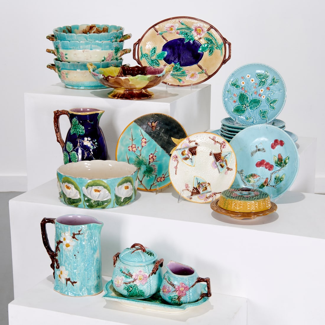 Majolica tableware collection, incl. Holdcroft (1 of 8)