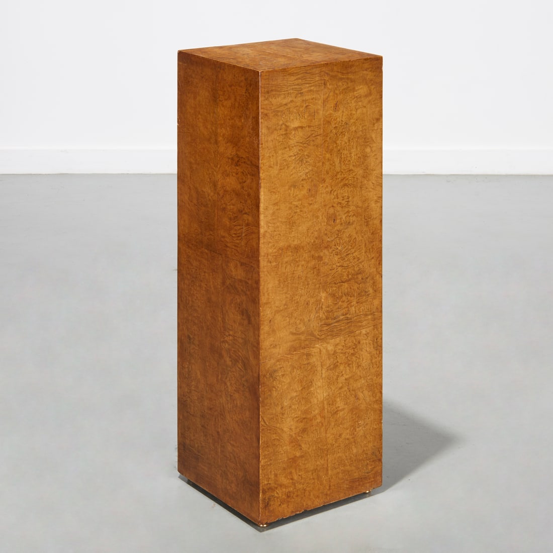 Mid-Century Modern burlwood display pedestal (1 of 5)