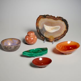 (6) Specimen stone table accessories