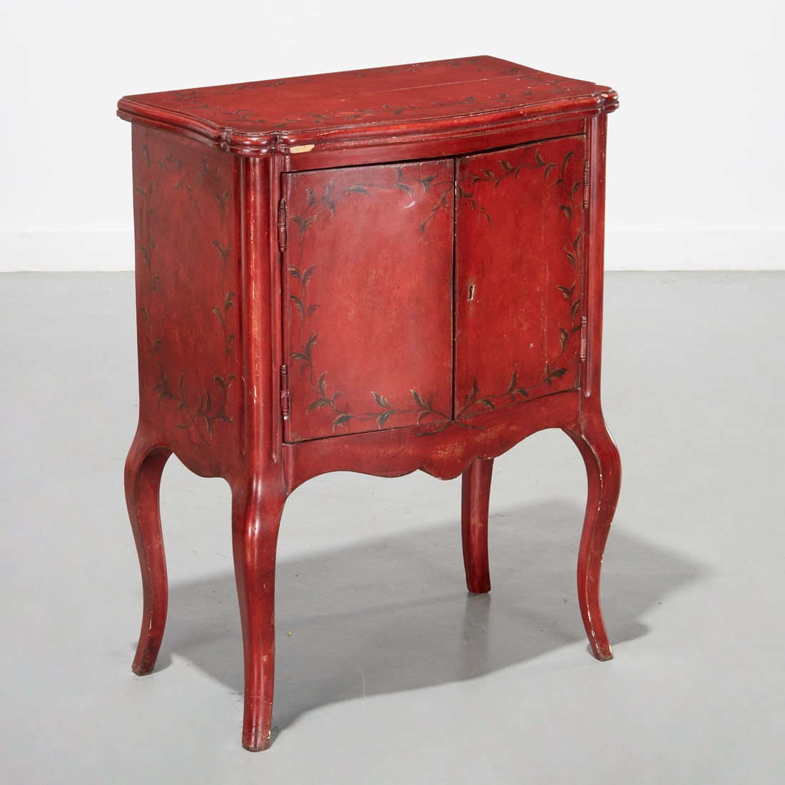 'Comodino' red lacquer cabinet by Patina (1 of 7)