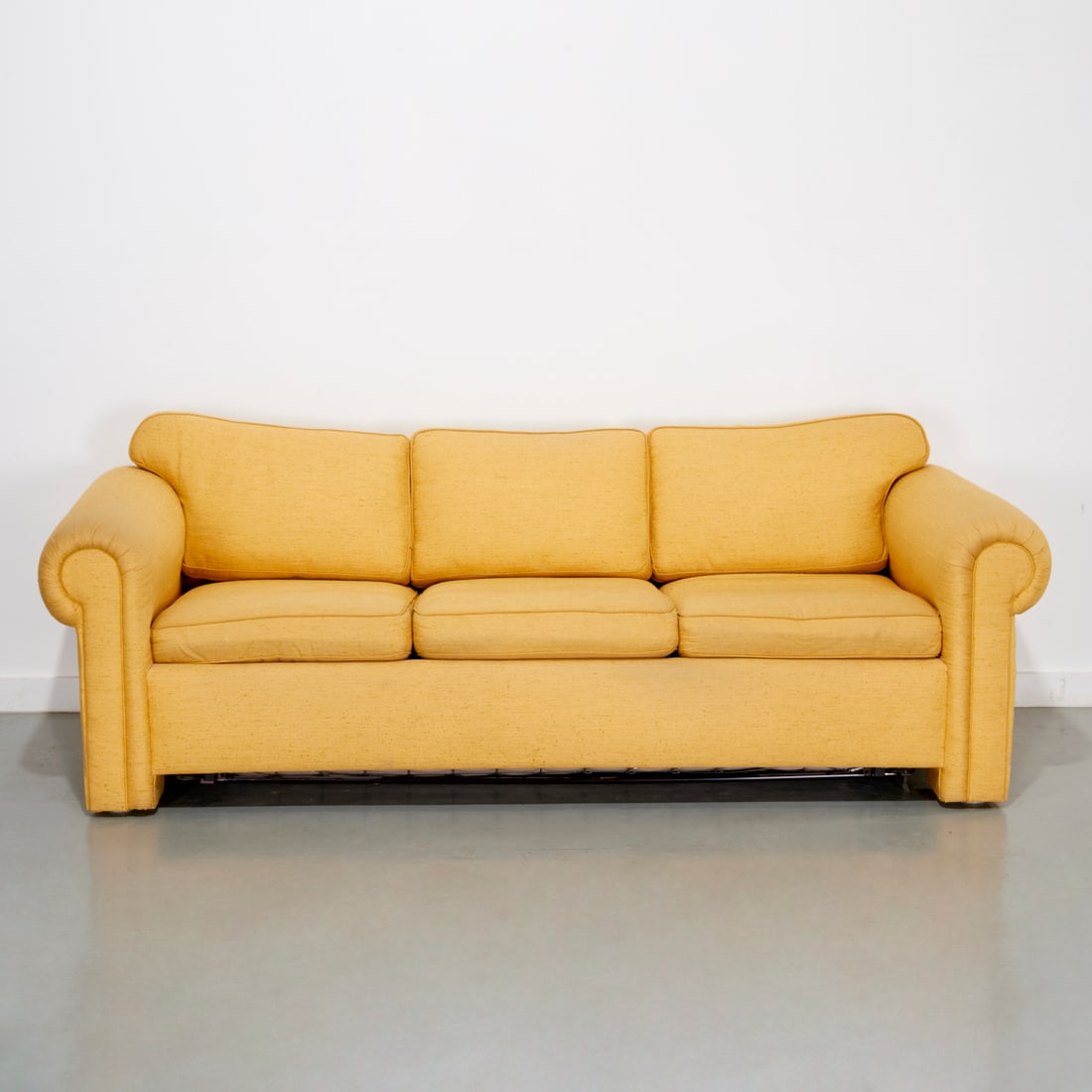 Mario Buatta, Yellow sleeper sofa, Barbara Walters (1 of 6)
