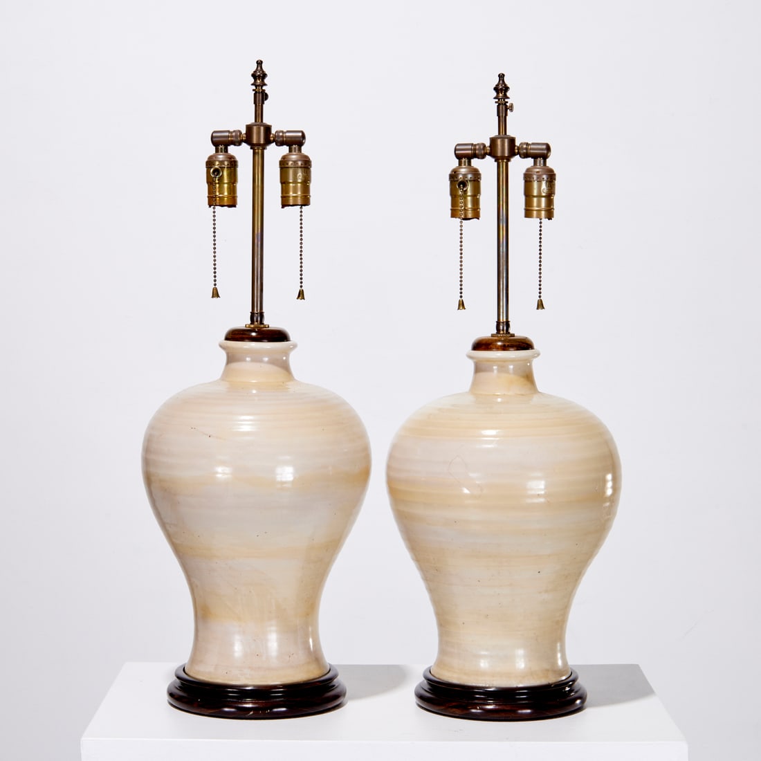 Pair Yuan style ribbed Meiping vase lamps (1 of 5)