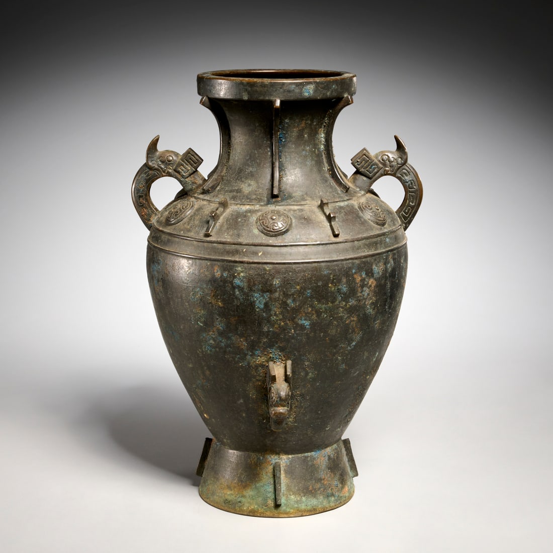 Chinese archaic style bronze vessel (1 of 8)