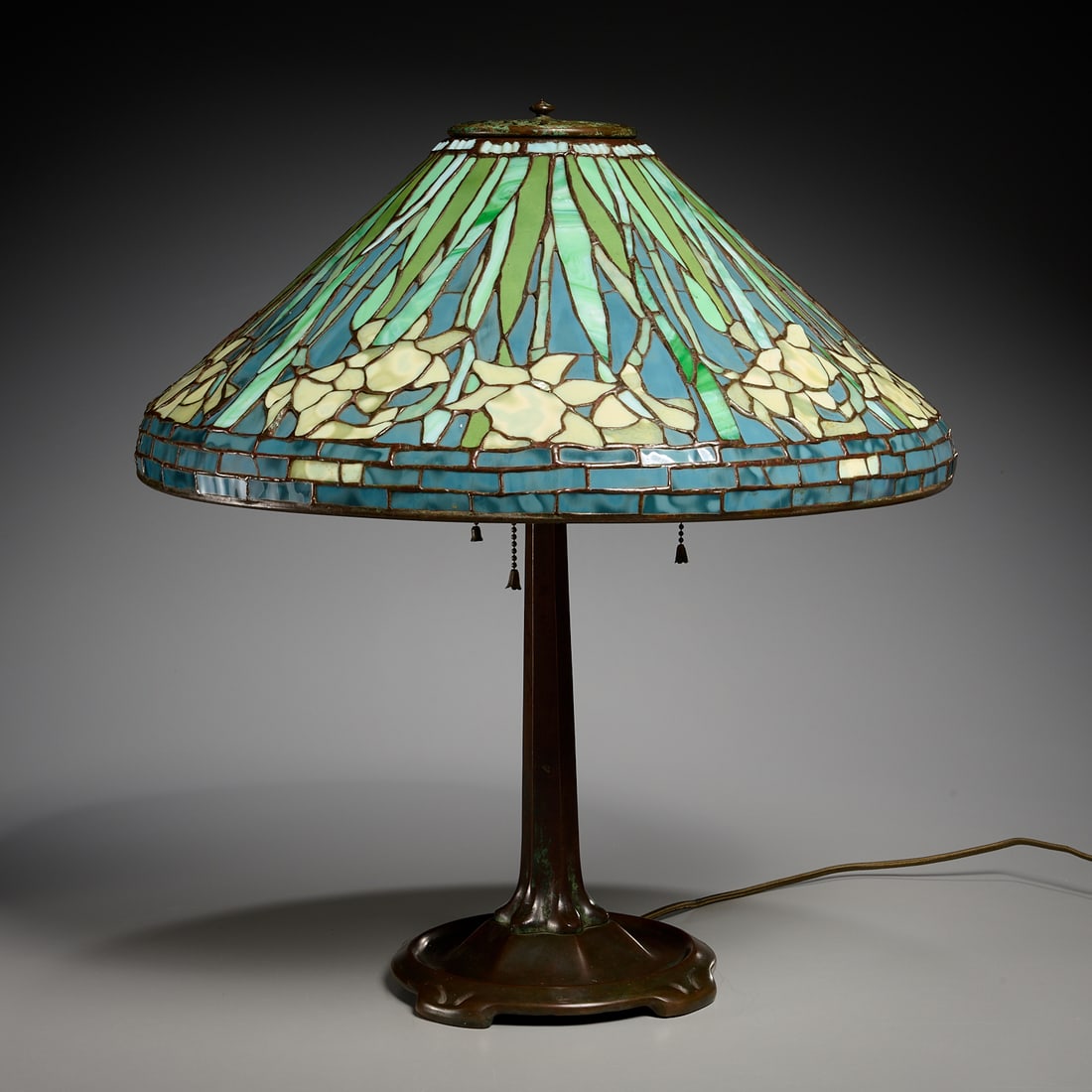 Tiffany Studios (manner), 'Daffodil' table lamp (1 of 9)