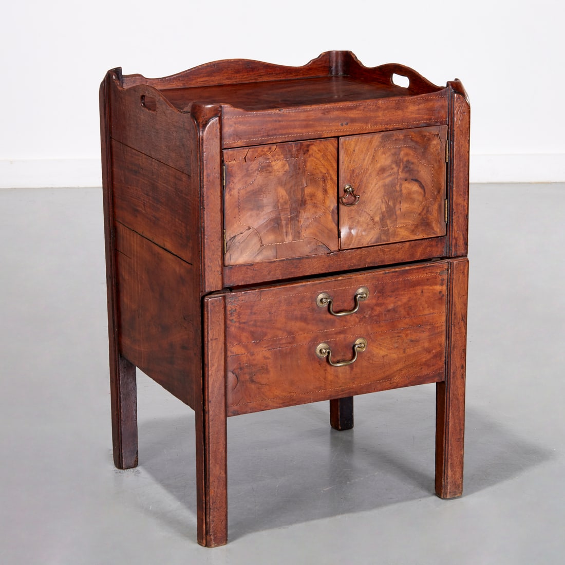 George III figured mahogany bedside commode (1 of 7)