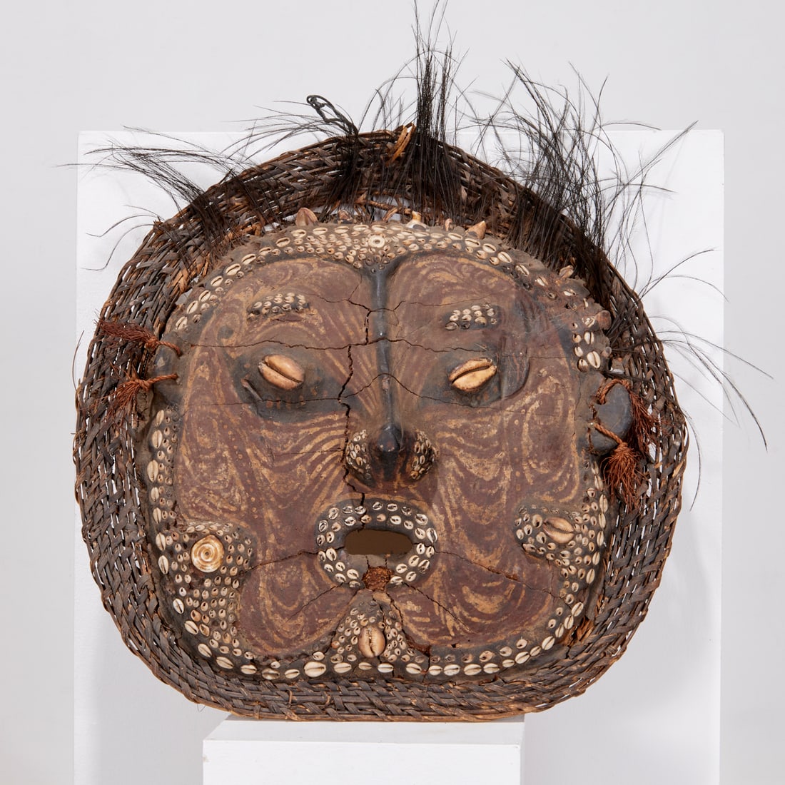 Large Sepik River tribal mask (1 of 6)