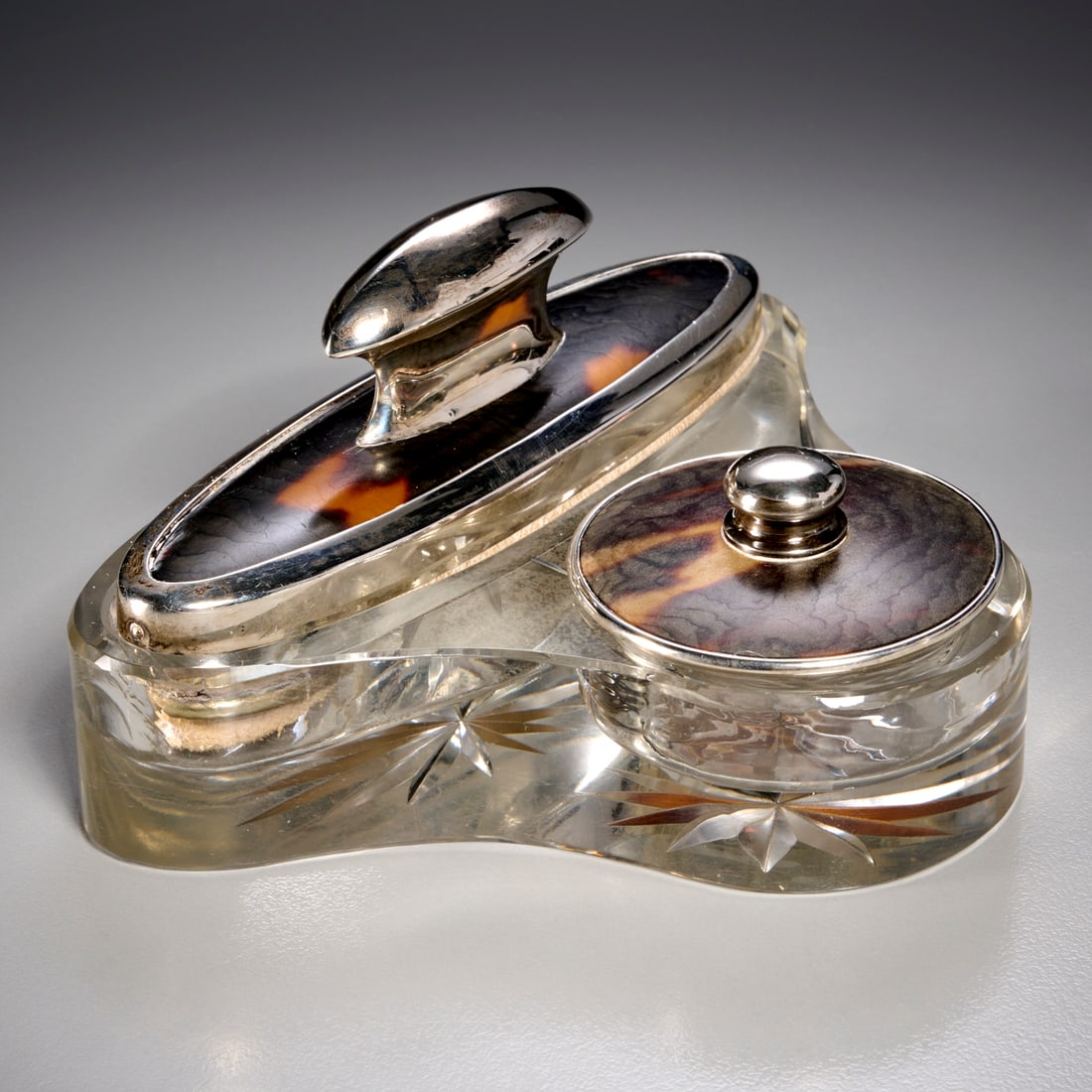 English vanity set, Barbara Walters Coll. (1 of 8)