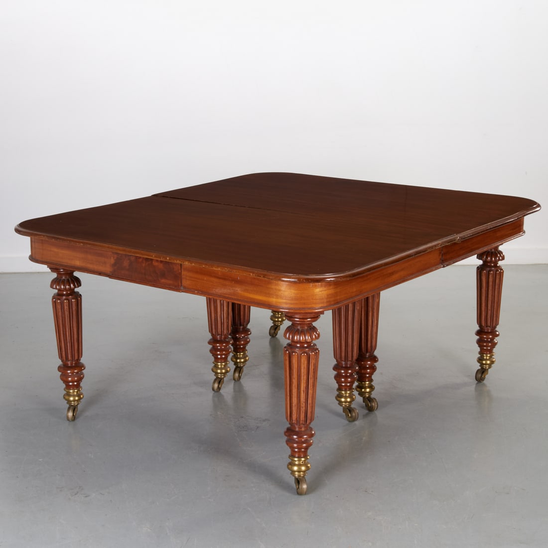 Nice William IV carved mahogany dining table (1 of 8)