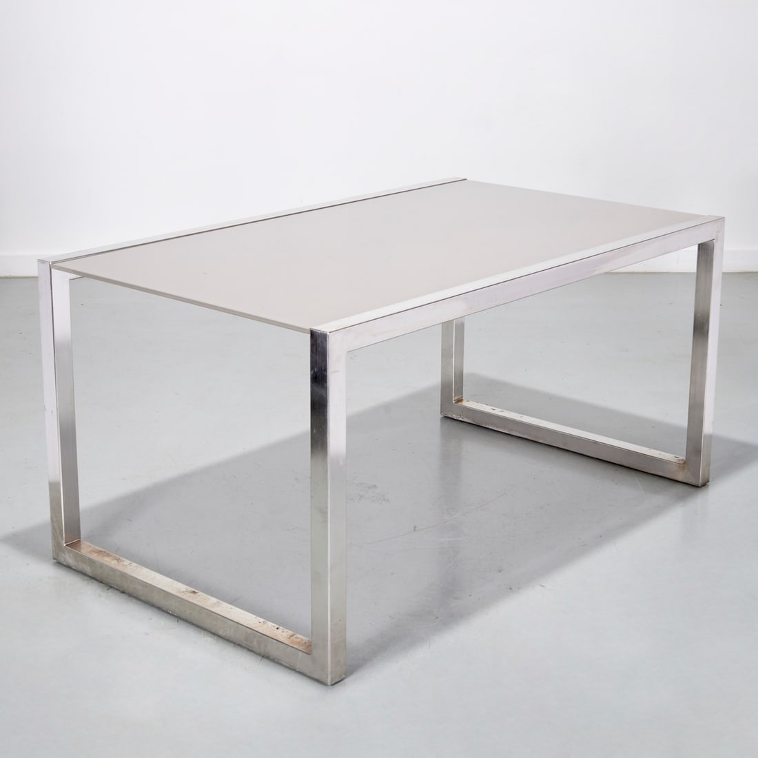 Royal Bontania "Ninix" outdoor dining table (1 of 4)