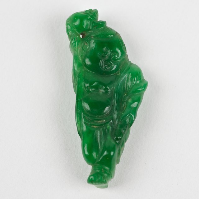 Fine quality Chinese bright green jade figural pe: Fine quality Chinese bright green jade figural pendant: Qing Dynasty, 1.25"l - Condition Report: overall good, no damage or repairs observed - Provenance: Descendants of the Otto Huber brewing family,