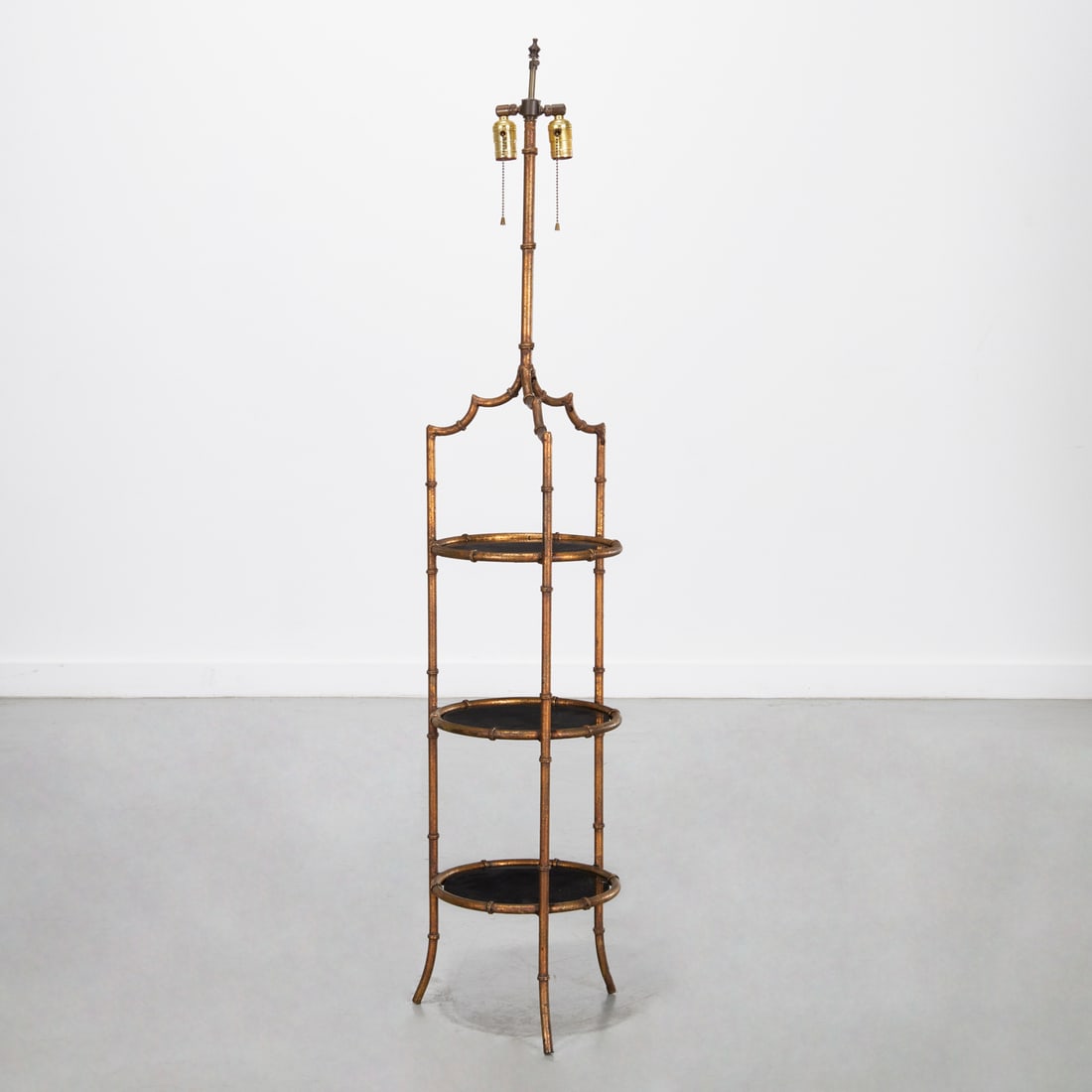 Hollywood Regency faux bamboo lamp table (1 of 8)