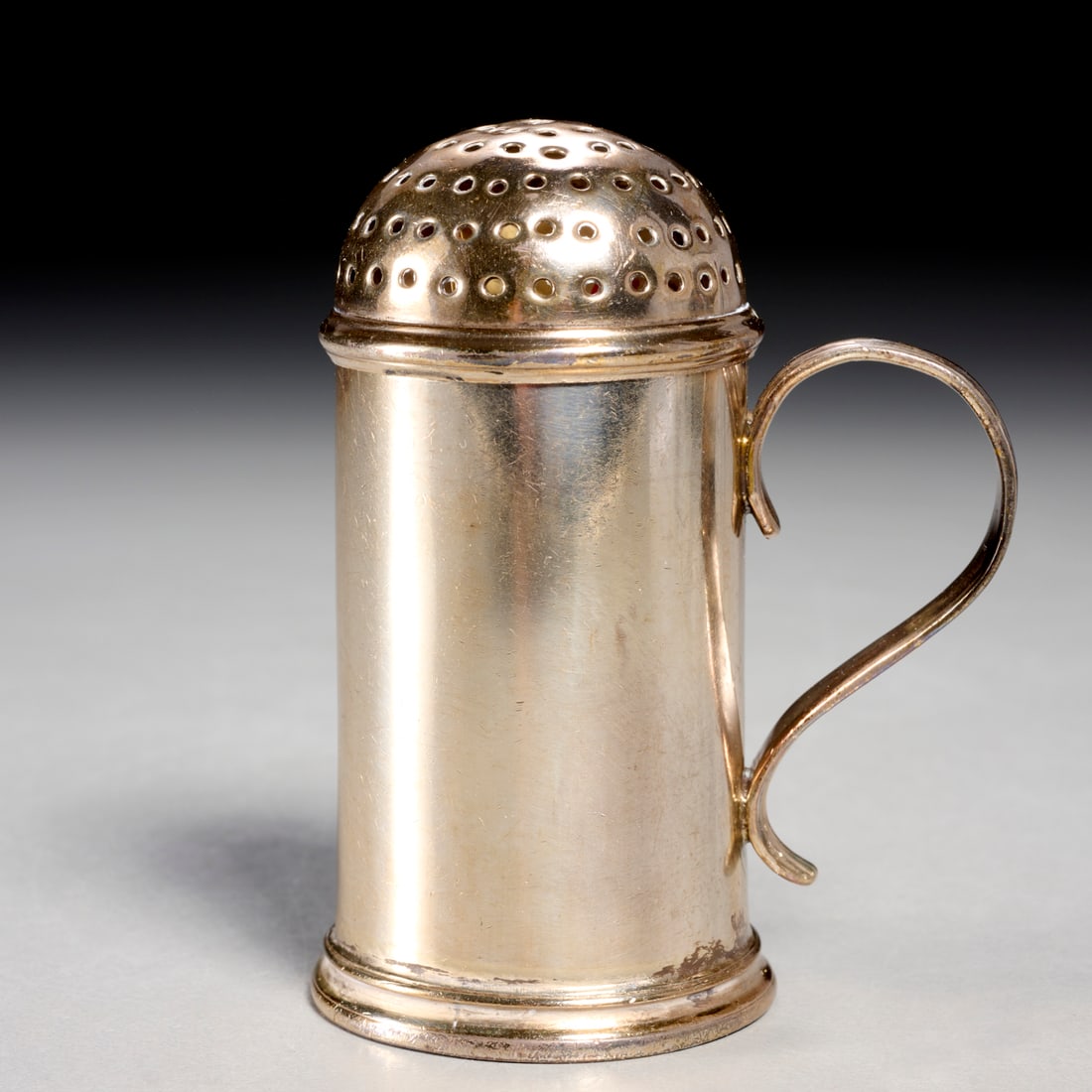 Simon Pantin, sterling spice shaker, ex museum: Simon Pantin, sterling spice shaker, ex museum, c. 1723, London, cylindrical silver shaker with cap, fully hallmarked underneath, museum accession number, 3.25"h x 2.5"l x 1.625"w, approx. 2.5ozt Prov