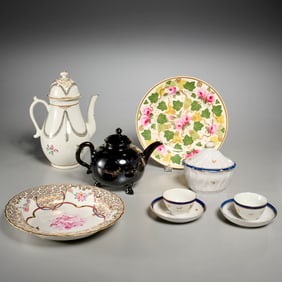 Group English porcelain tableware, ex museum