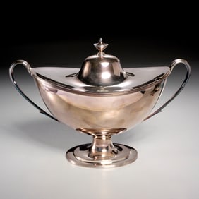 Wm. Hutton & Sons, silver plate soup tureen