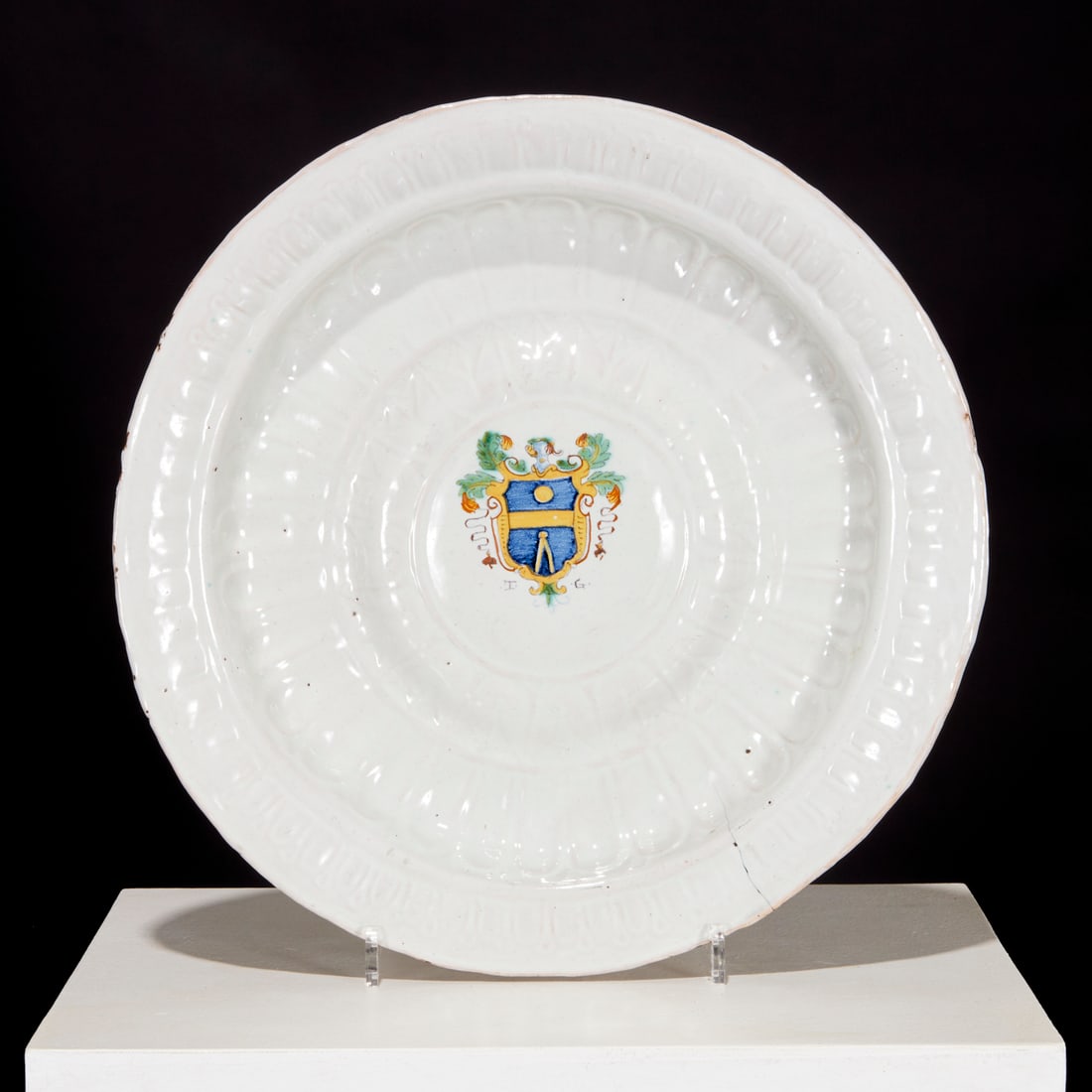 Italian armorial majolica charger, ex museum (1 of 7)