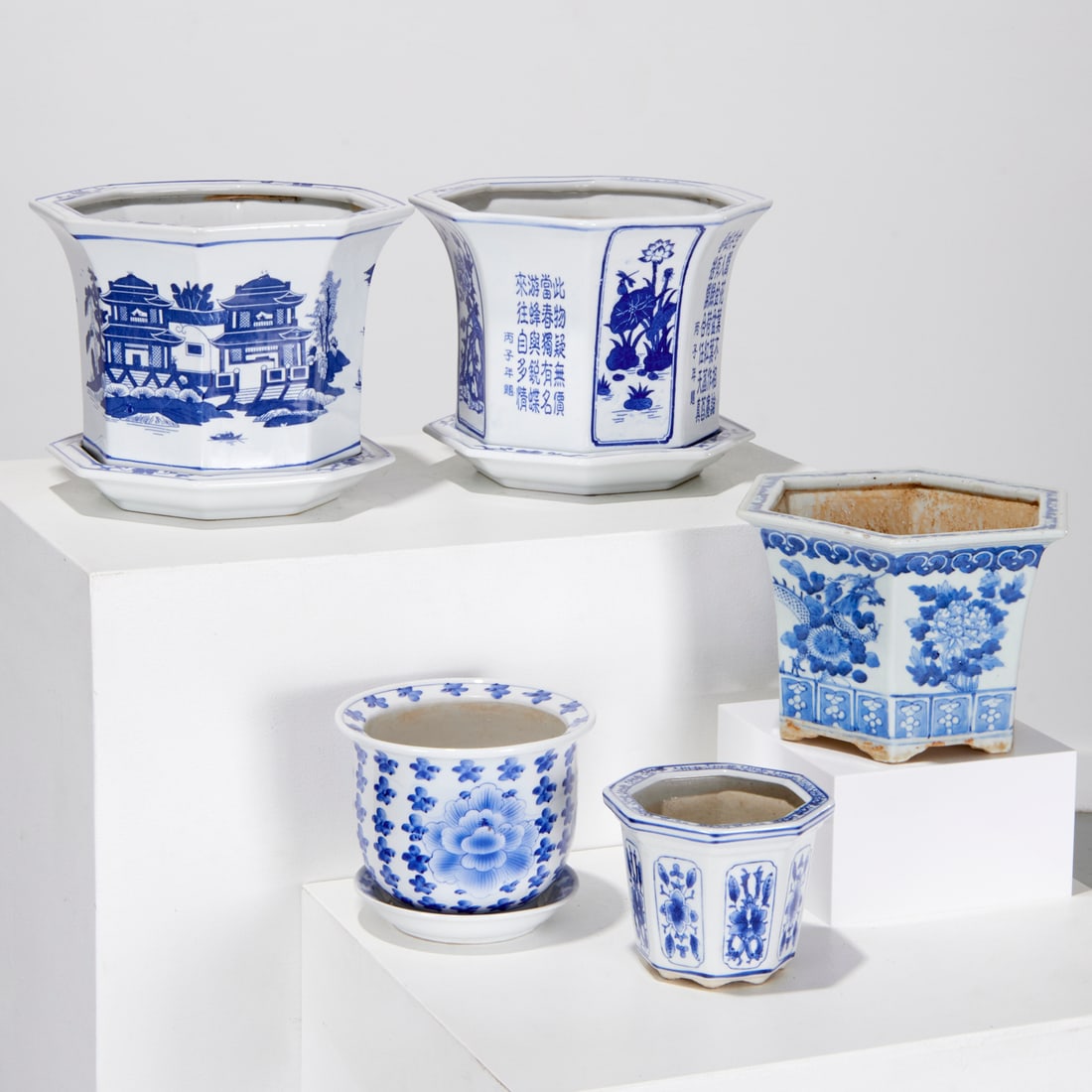 Group Chinese blue & white jardinieres (1 of 9)