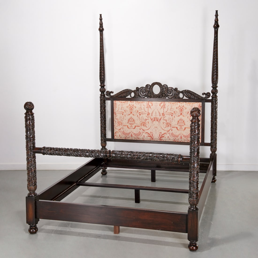 Anglo-Indian style poster bed, Fortuny fabric (1 of 10)