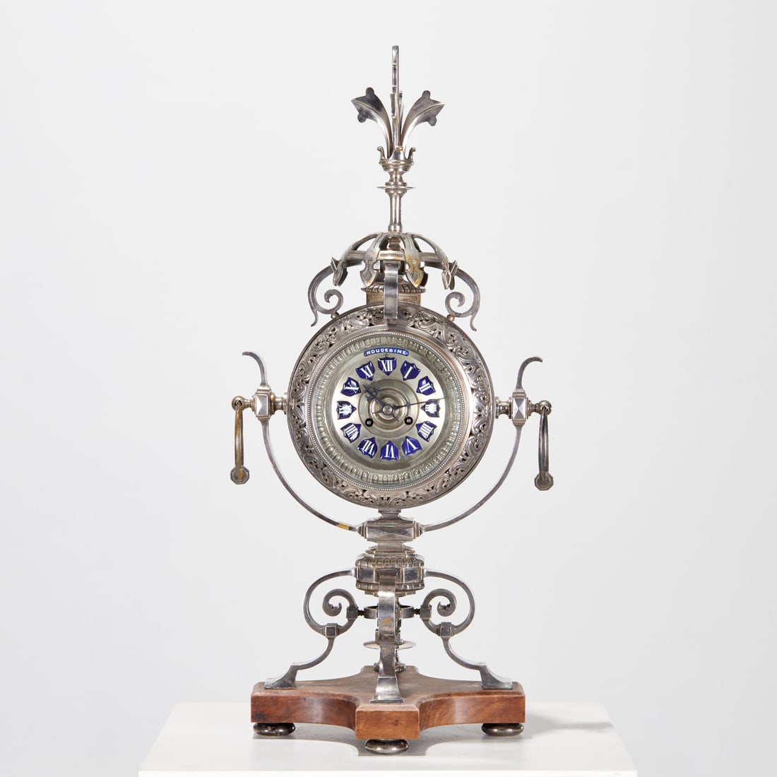 Houberdine French Renaissance style mantle clock (1 of 10)