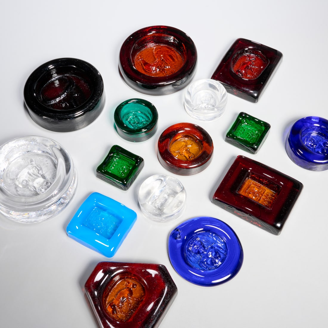 Erik Hoglund, collection glass dishes & medallions (1 of 11)