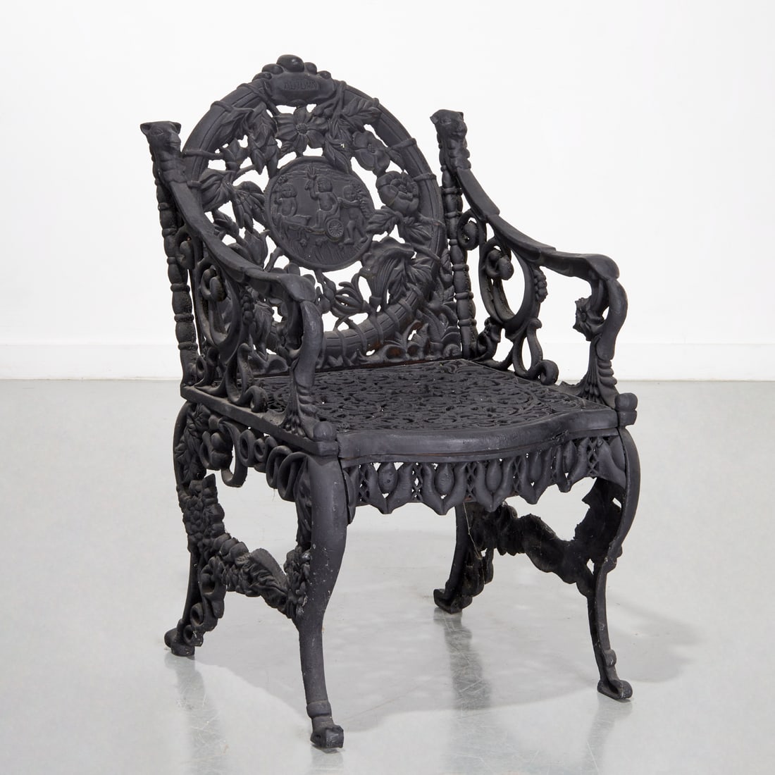 Victorian style cast iron "Autumn" garden chair (1 of 7)