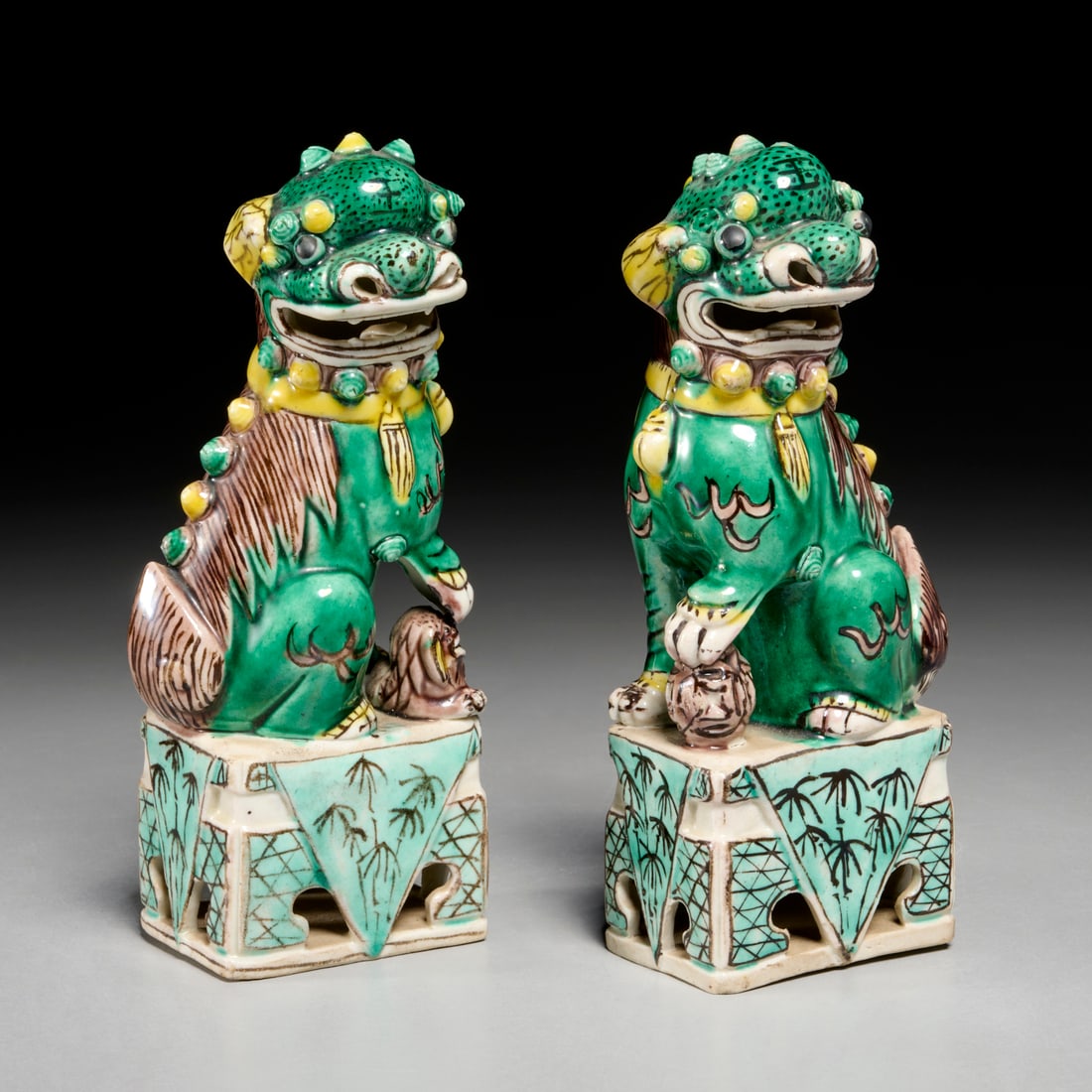 Pair Chinese famille verte Buddhist lions (1 of 5)