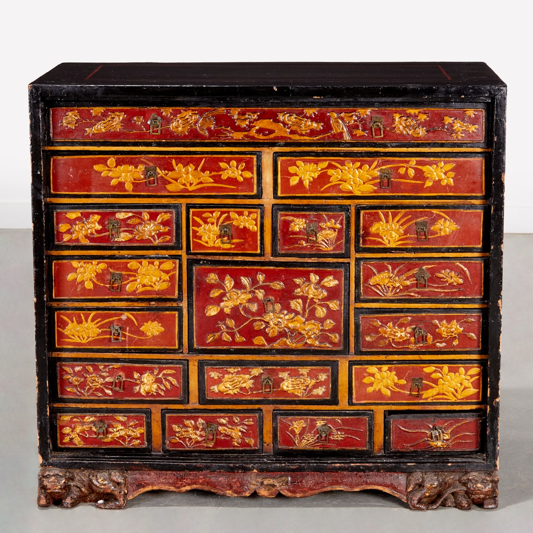 Chinese Export red and black lacquered chest (1 of 7)