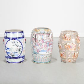 Chinoiserie porcelain garden seats and vase