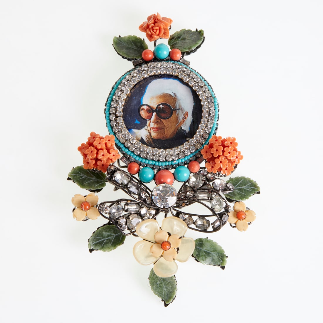 Lawrence Vrba Apfel portrait shell brooch (1 of 6)