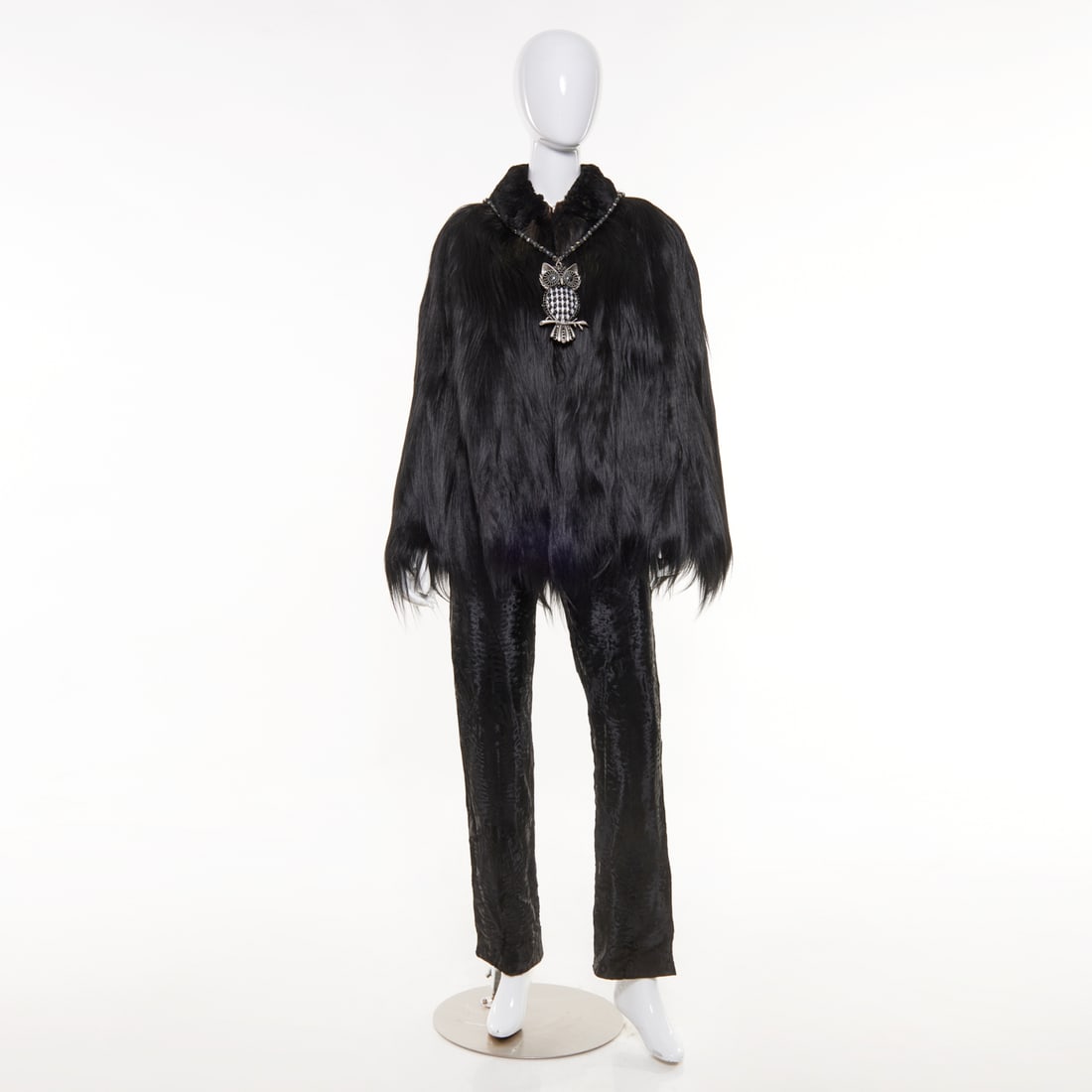 Short fur cape with sheared fur pant (1 of 5)