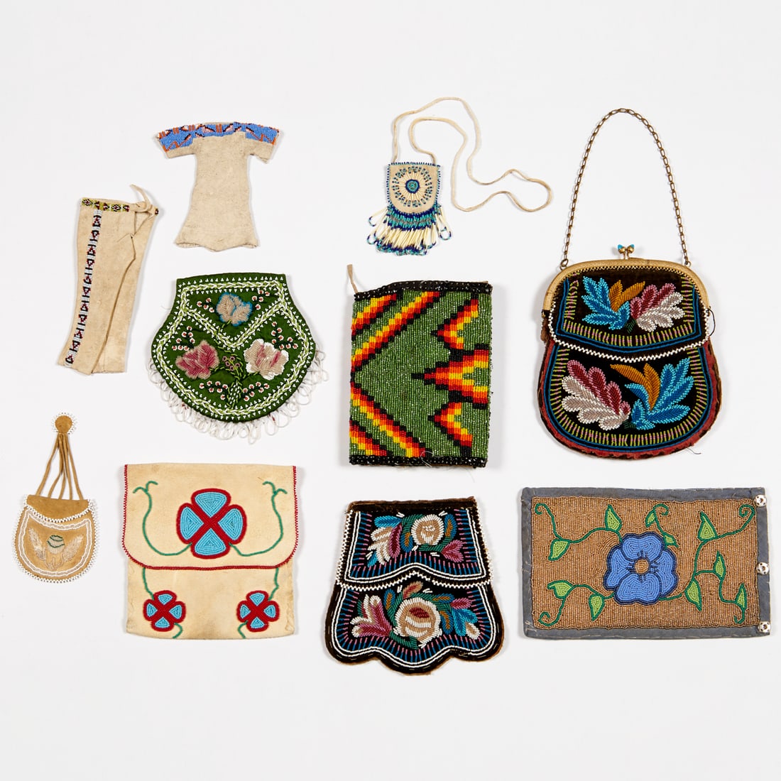 Group Native American beadwork (1 of 8)