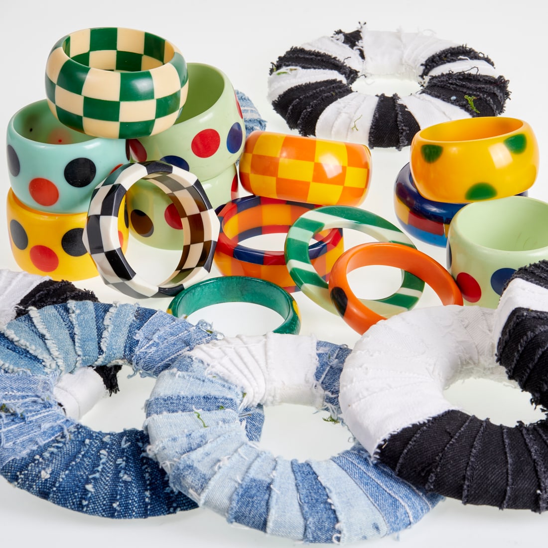 Large group novelty bangle bracelets (1 of 5)