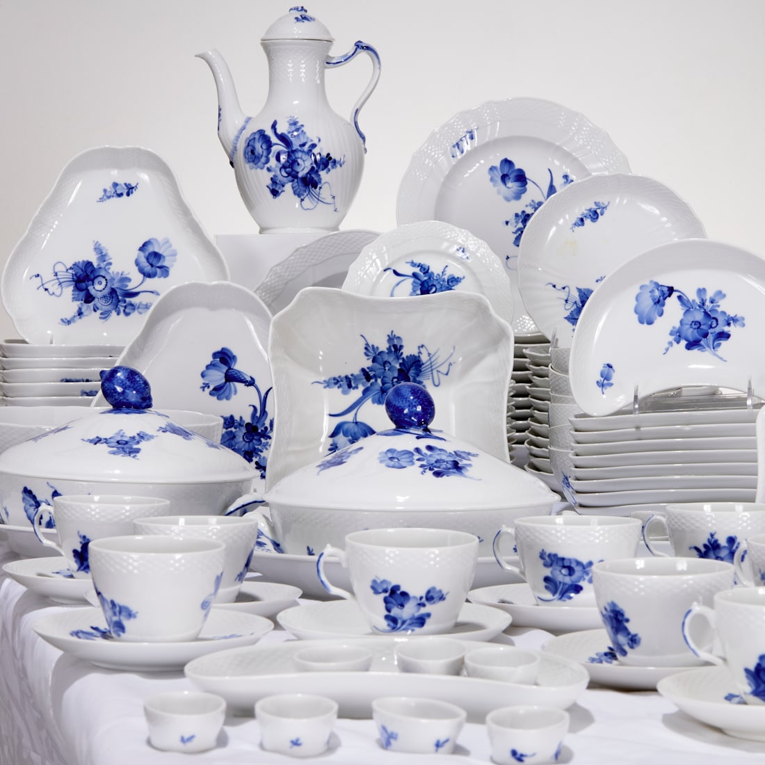 Royal Copenhagen, extensive table service (1 of 10)