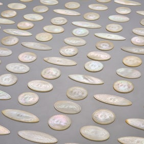 (139) Chinese Export mother-of-pearl game chips