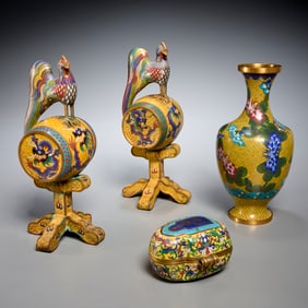 Group (4) Chinese and Japanese cloisonne objects