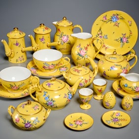 (22) Piece Mennecy porcelain tea service