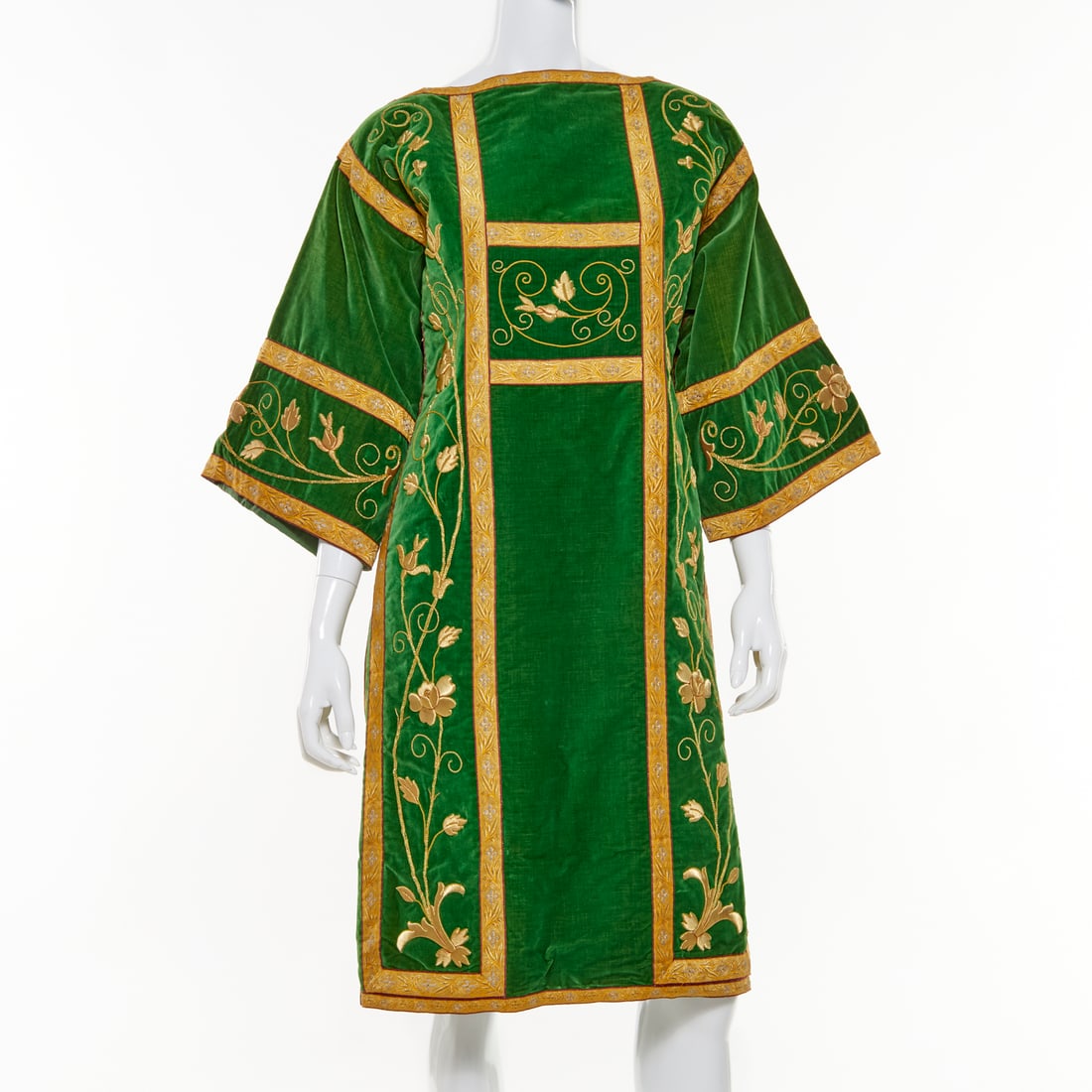 Roman style green velvet dalmatic (1 of 5)
