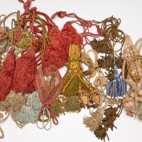 Group passementerie, tassels, trim, & fragments
