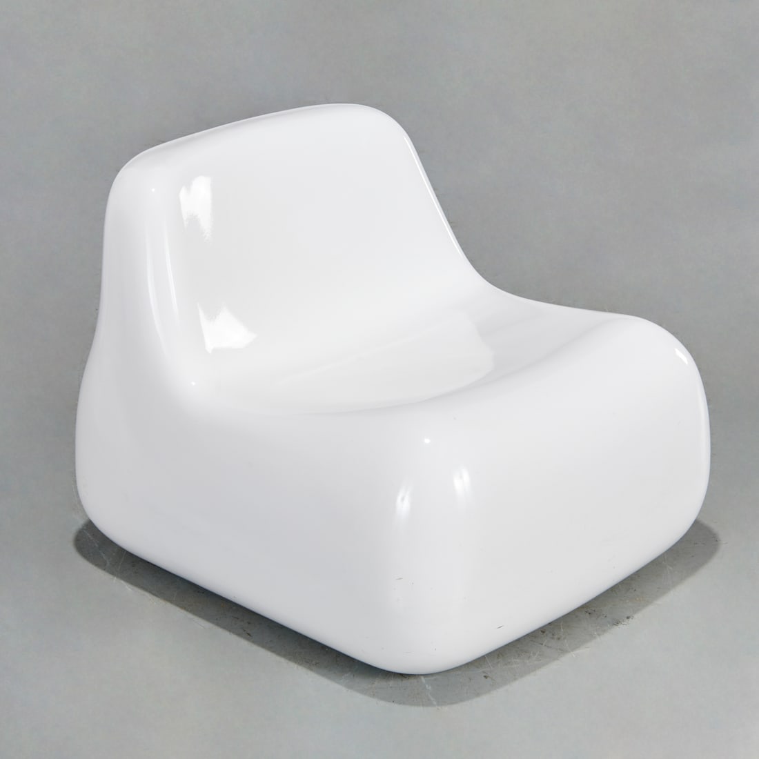 Alberto Rosselli (attrib) "Jumbo" chair: Alberto Rosselli (attrib) "Jumbo" chair, Mid-20th c., white lacquered fiberglass, unmarked, 22"h x 24"w x 25"d Provenance: A Private Collection: Basking Ridge, NJ