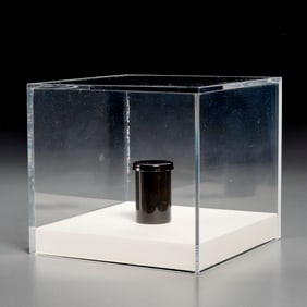 Iran Do Espirito Santo, marble installation