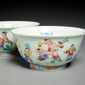 (2) Chinese Qing famille rose porcelain bowls