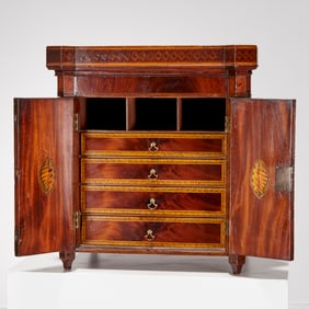 Fine George III inlaid mahogany tabletop cabinet
