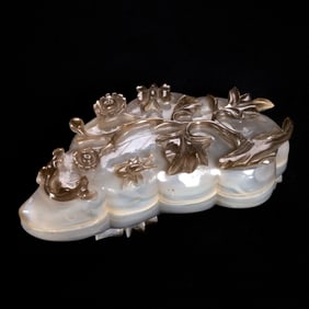 Chinese carved lavender agate box