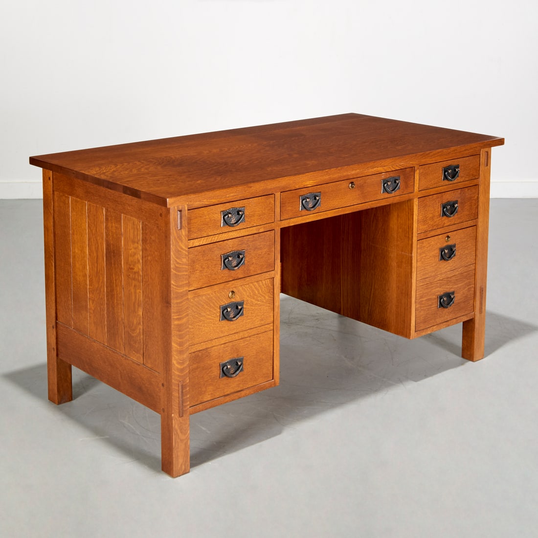 Stickley, oak executive desk (1 of 7)