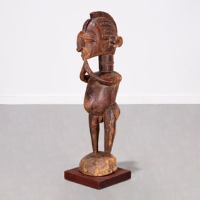 Standing male D'mba figure