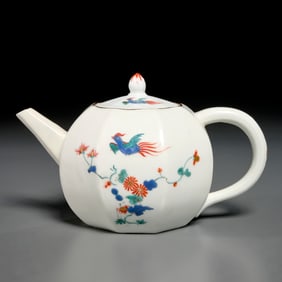 Meissen kakiemon porcelain teapot, ex Christie's