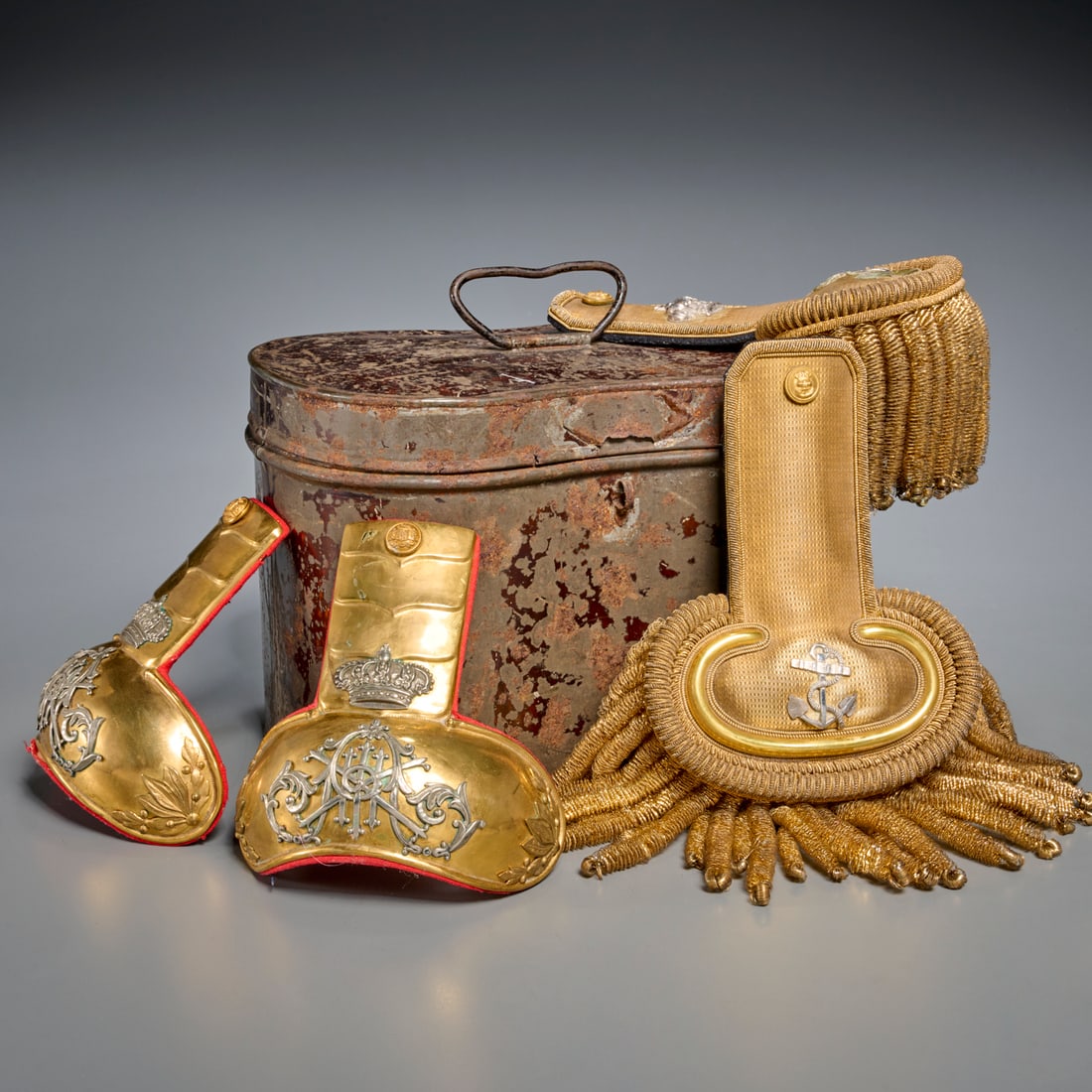 Portuguese and Spanish officer epaulettes (1 of 10)