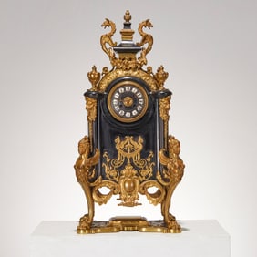 Maison Marnyhac, Renaissance Revival clock