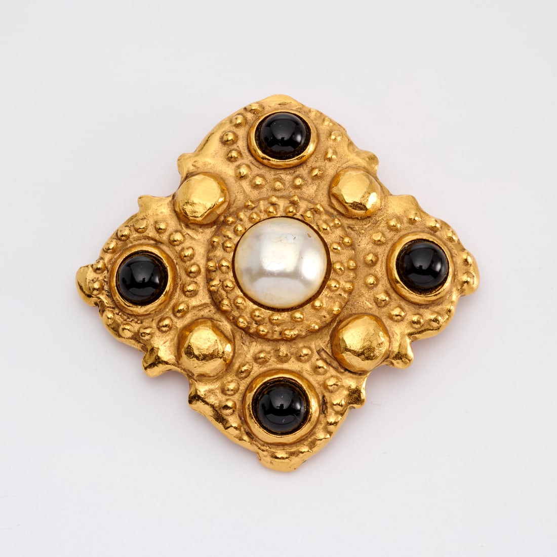 Chanel Gold tone Pearl Brooch (1 of 5)