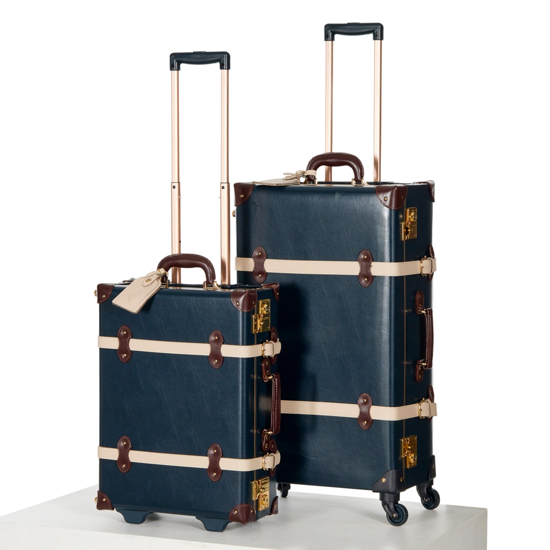 Group of hardcase Steamline "Architect" luggage: Group of hardcase Steamline "Architect" luggage, 21st c., in navy with TSA approved locks, (1) Check in Spinner, zippered lid compartments, detachable door hanger wash bag, print lining, ripstop lugga