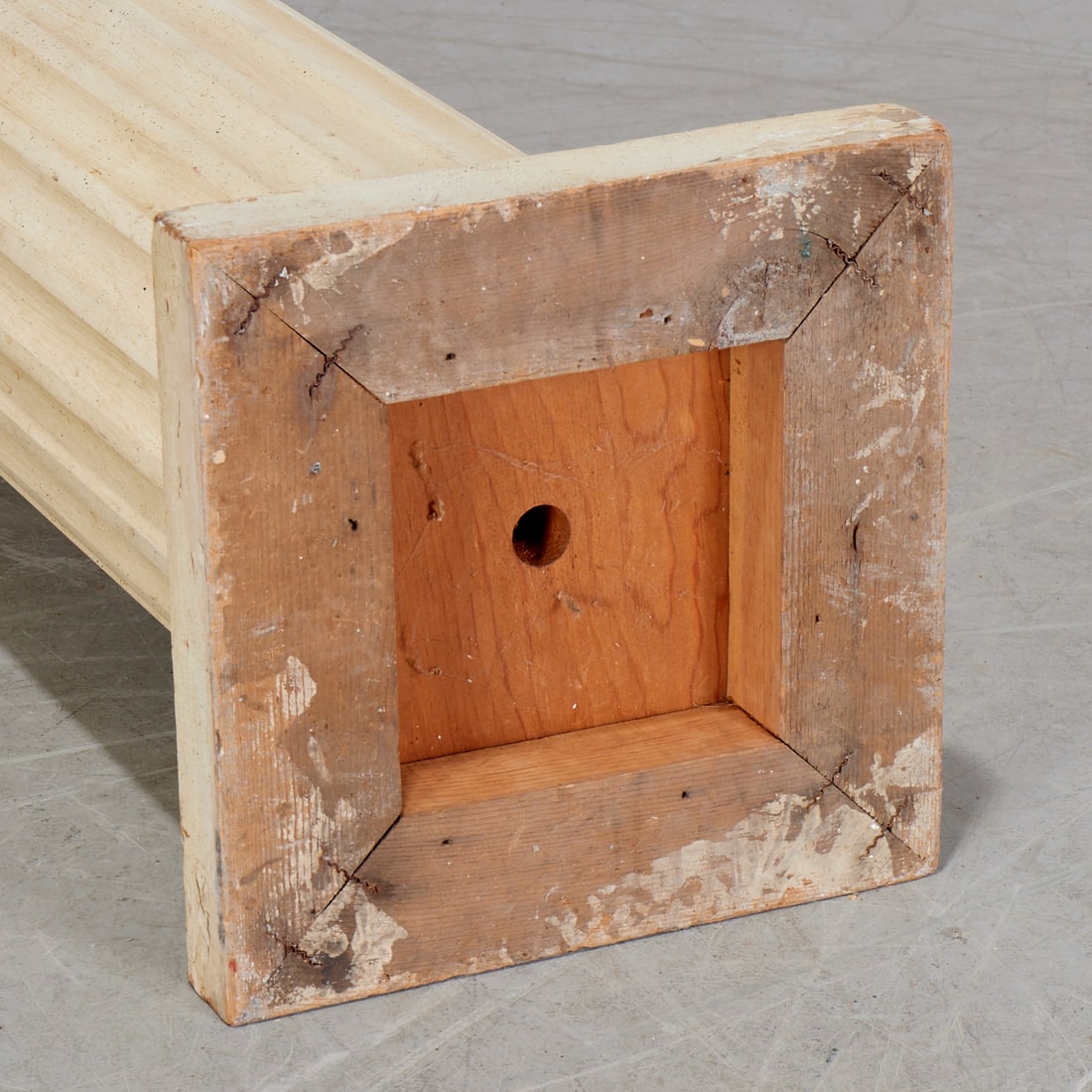 Classical style column pedestal - 4